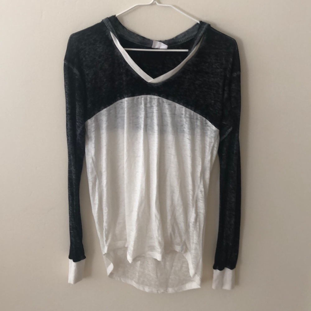 B & W women’s long sleeve T-shirt with hoodie.